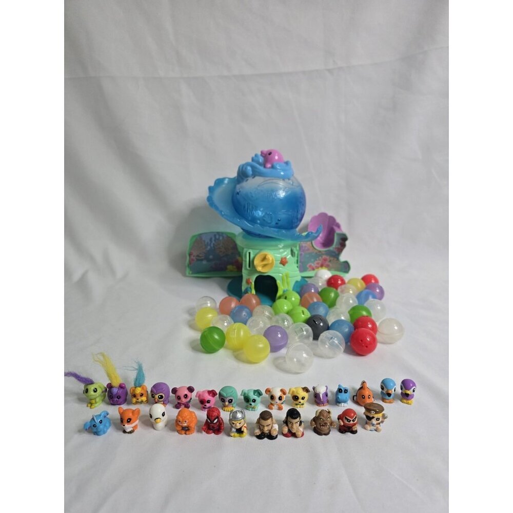 Squinkies LOT Aqua Surprize Dispenser NO COIN- 2011- 26 Squinkies 40 Shells